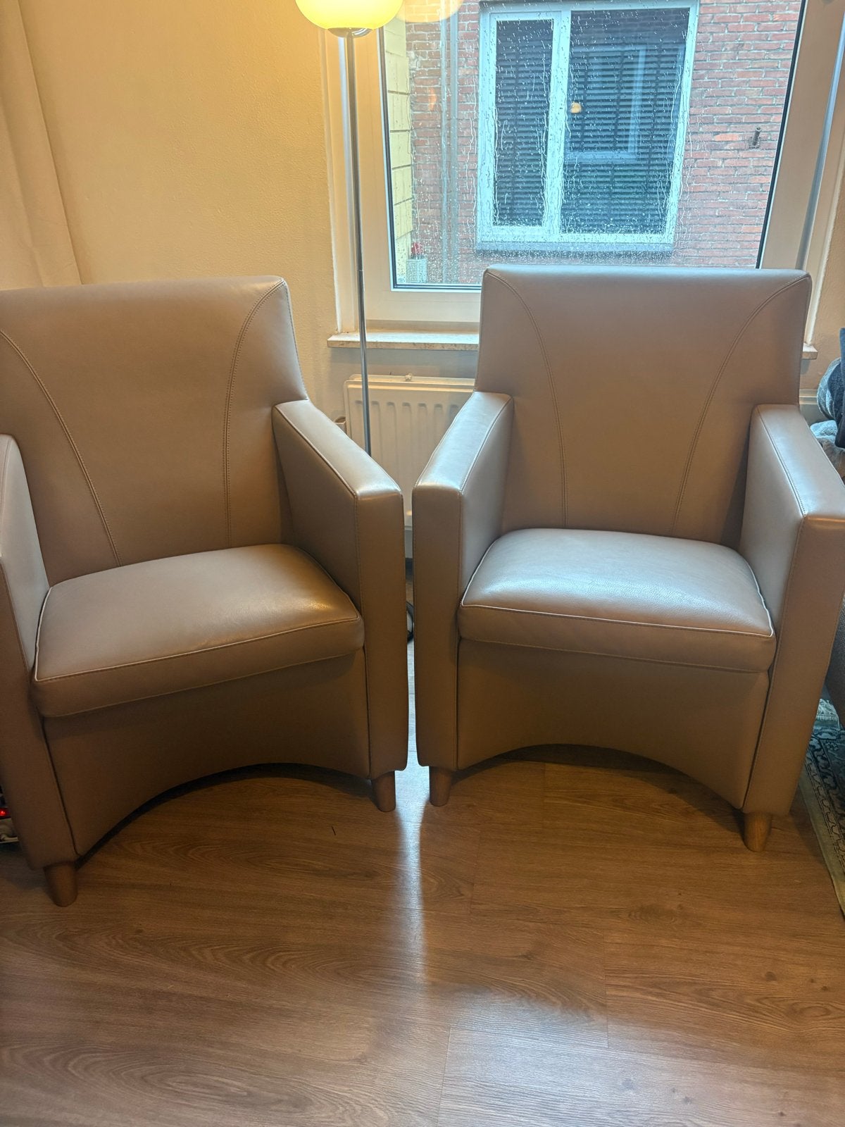 2 Leolux Dolcinea fauteuils in beige leer, Ophalen, Zo goed als nieuw, Leer, 75 tot 100 cm