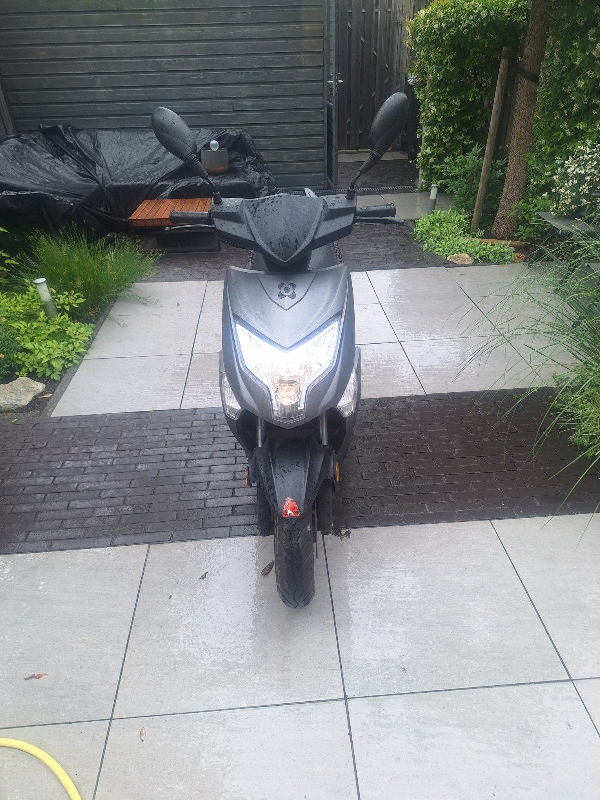 AGM Brash 50 scooter, Ophalen, Overige modellen, Maximaal 45 km/u, Zo goed als nieuw