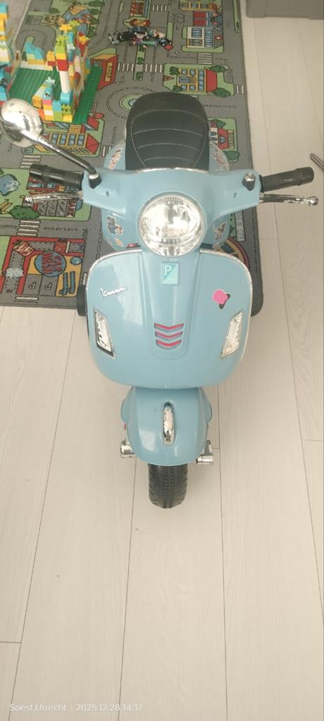 Kinder Vespa scooter - Elektrisch - Blauw, Ophalen, Gebruikt