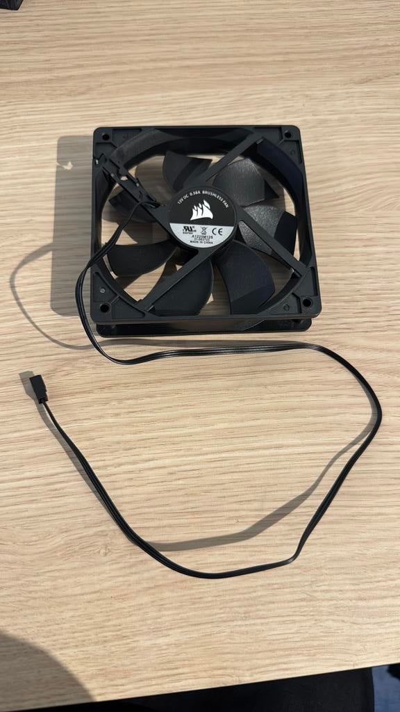 Corsair koeling - fan, Computers en Software, Computerkoelers, Ophalen of Verzenden, Zo goed als nieuw, Luchtkoeling