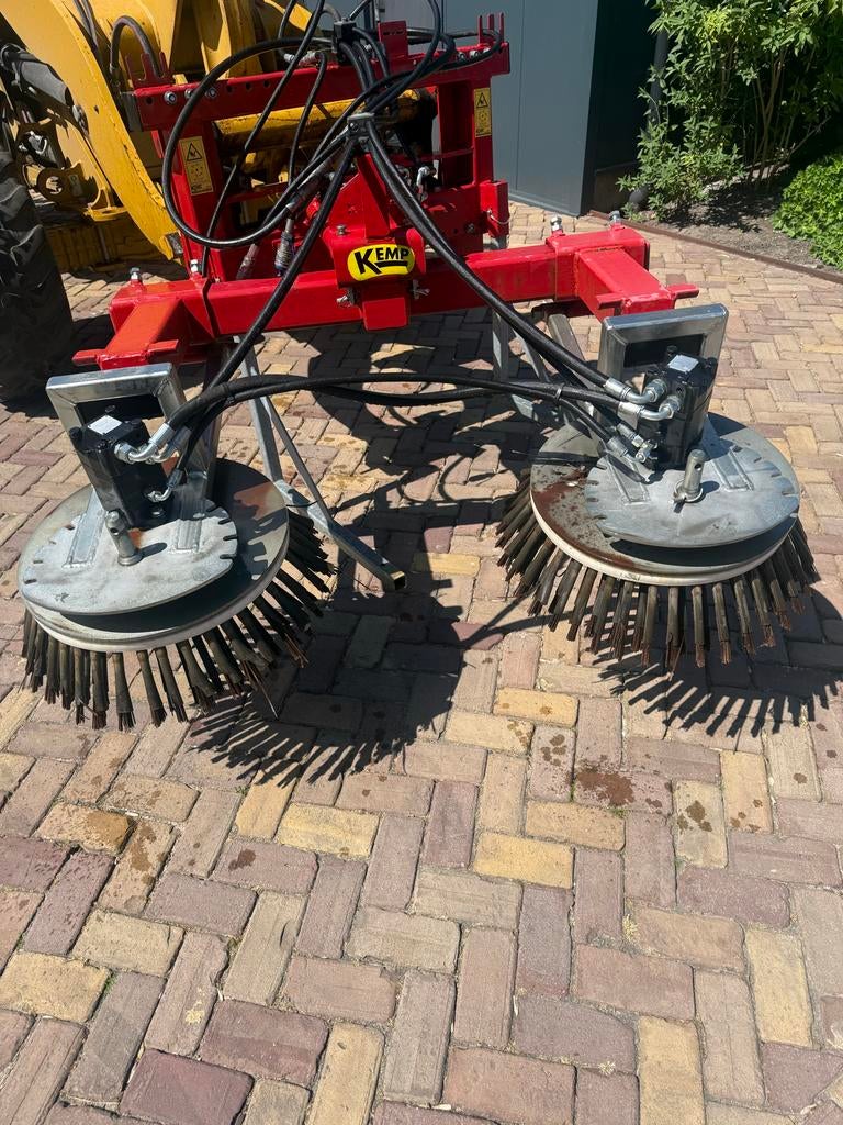 Kemp Onkruidborstelmachine voor Grondbewerking, Ophalen, Zo goed als nieuw