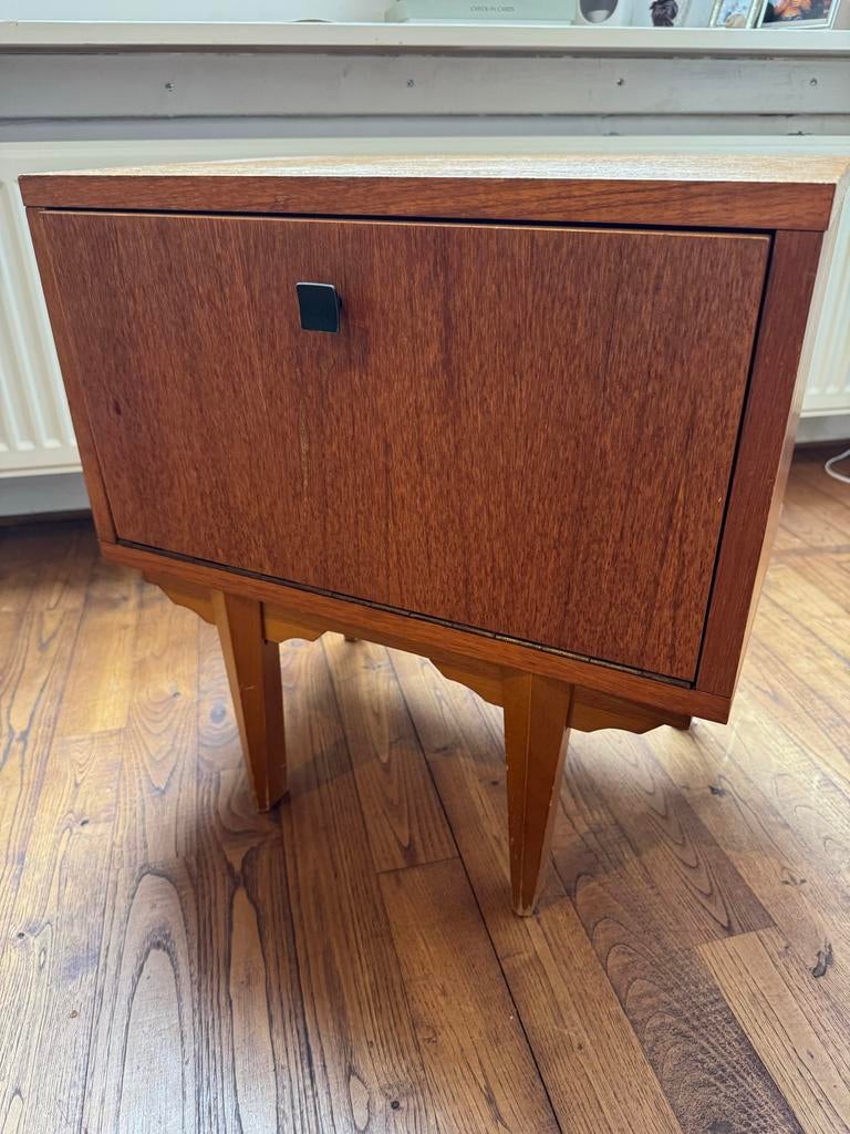 Vintage teak Nachtkastje/Bijzettafel, Ophalen, Gebruikt, Minder dan 45 cm, 55 tot 70 cm