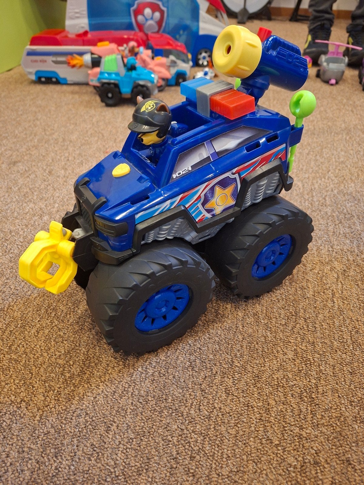 Paw Patrol Chase met takel en pijltjes, Ophalen of Verzenden, Zo goed als nieuw