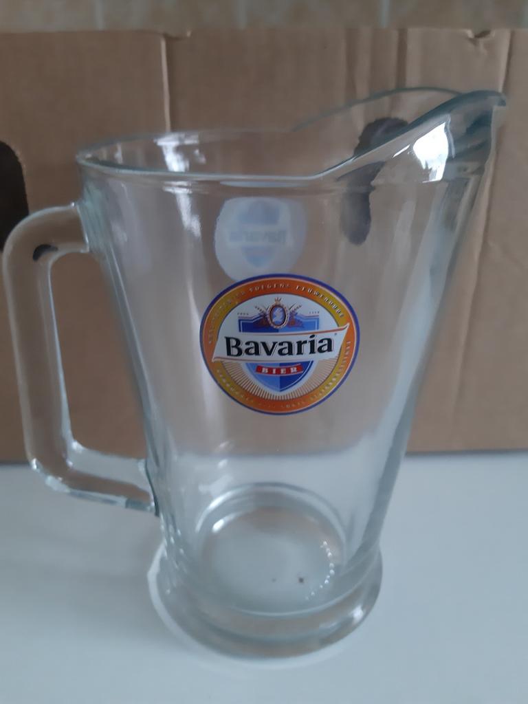 Bavaria pitcher met rond logo aan beide zijden, Ophalen of Verzenden, Zo goed als nieuw, Glas of Glazen, Bavaria