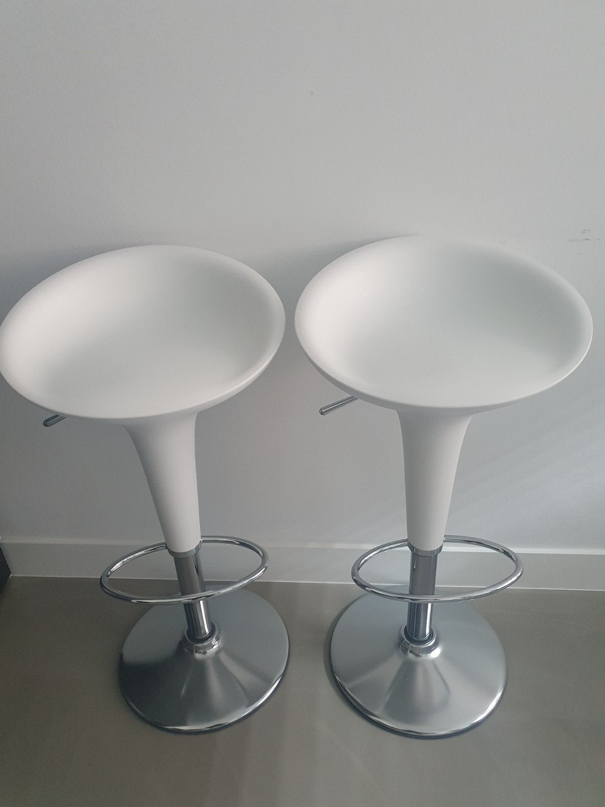 6 originele BOMBO barkrukken by MAGIS (wit), Huis en Inrichting, Ophalen, 5 krukken of meer, 60 tot 90 cm, Zo goed als nieuw