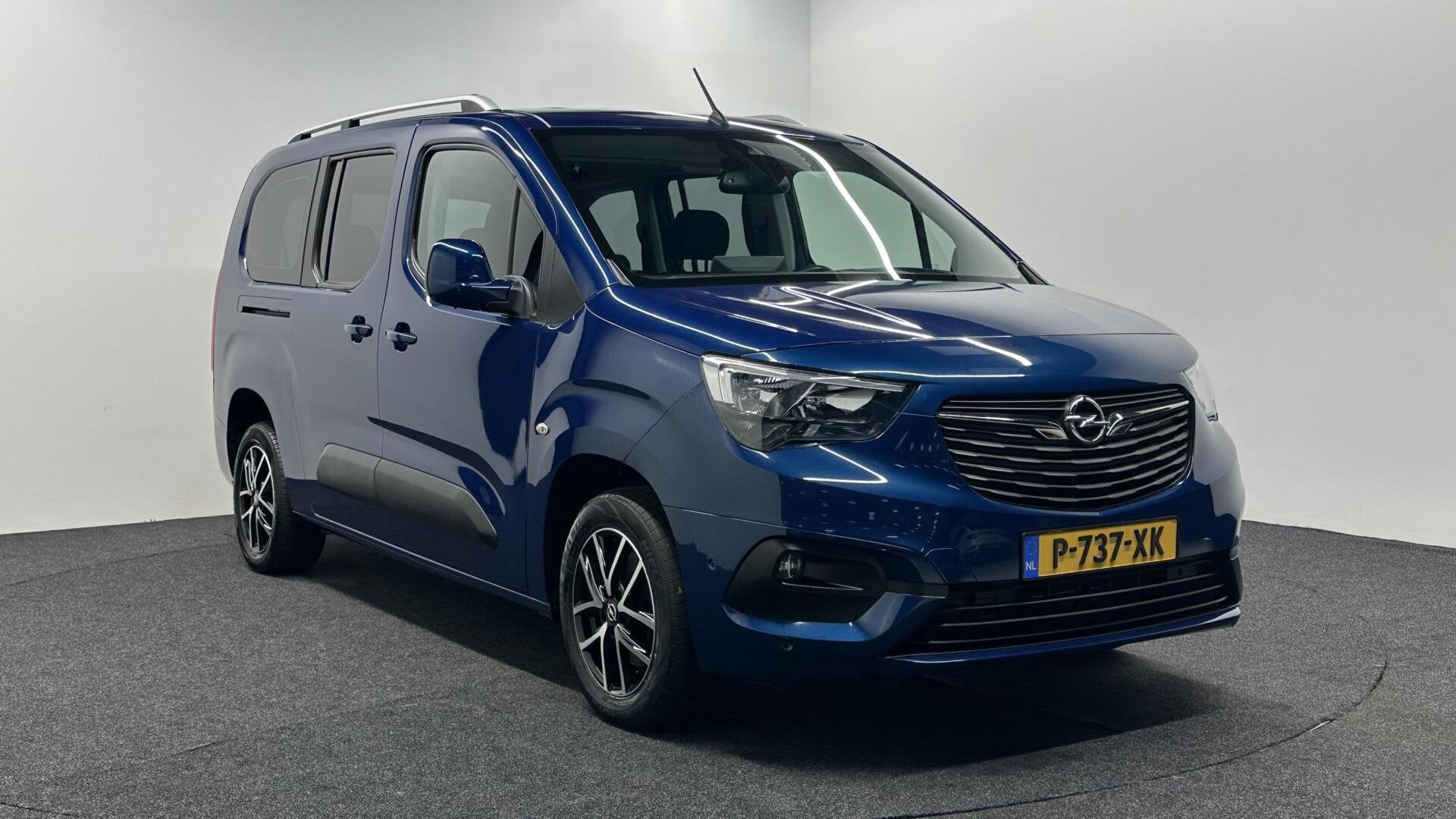 Opel Combo Life 1.2 Turbo L2H1 Edition CAMERA TREKHAAK HUD C, Stof, Gebruikt, Met garantie (alle), Blauw