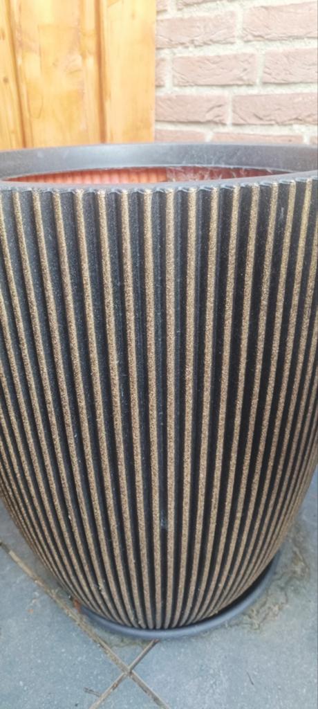 Bloembakken elho twee grote en iets kleiner dus 4 stuks, Tuin en Terras, Bloembakken en Plantenbakken, Kunststof, Rond, Ophalen of Verzenden