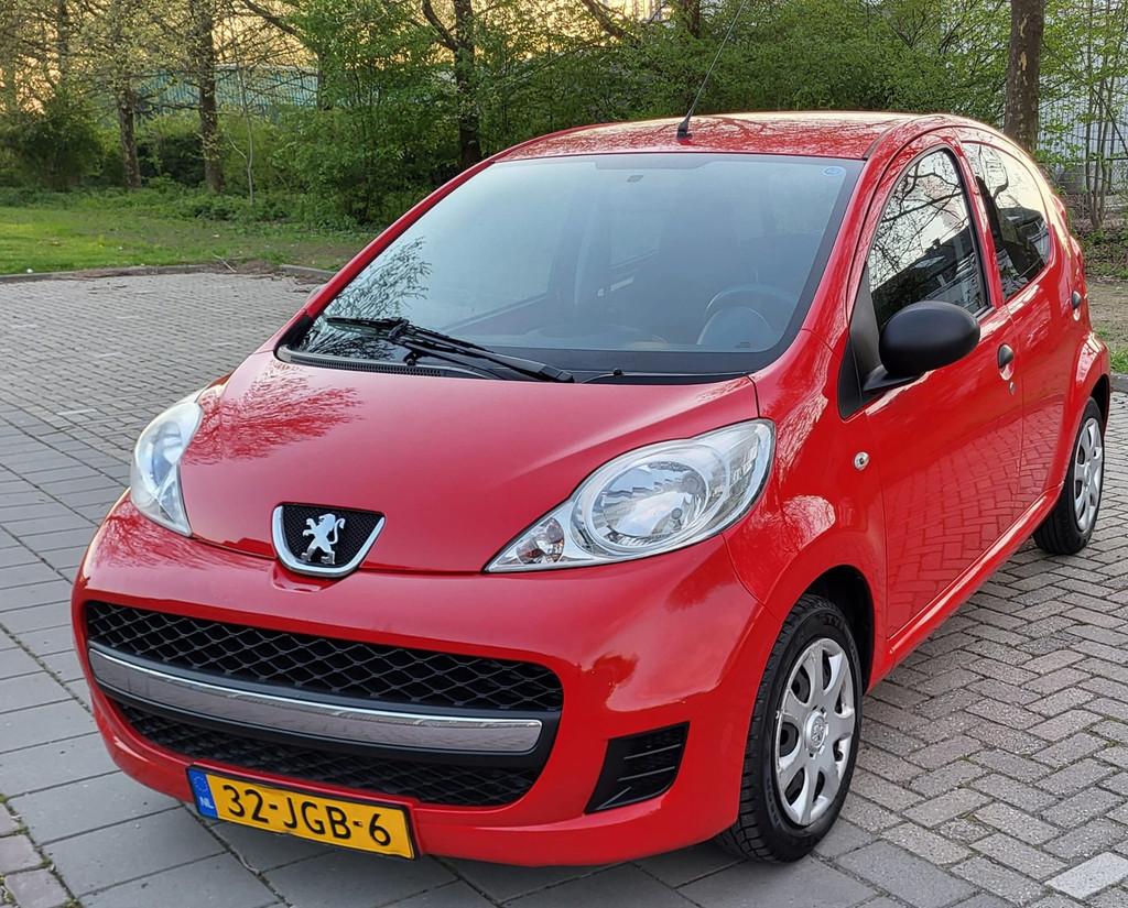 Peugeot 107 1.0-12V XR, Voorwielaandrijving, Airbags, Gebruikt, 4 stoelen