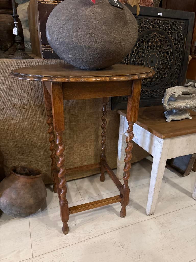 Houten tafeltje met gedraaide poten, Ophalen of Verzenden