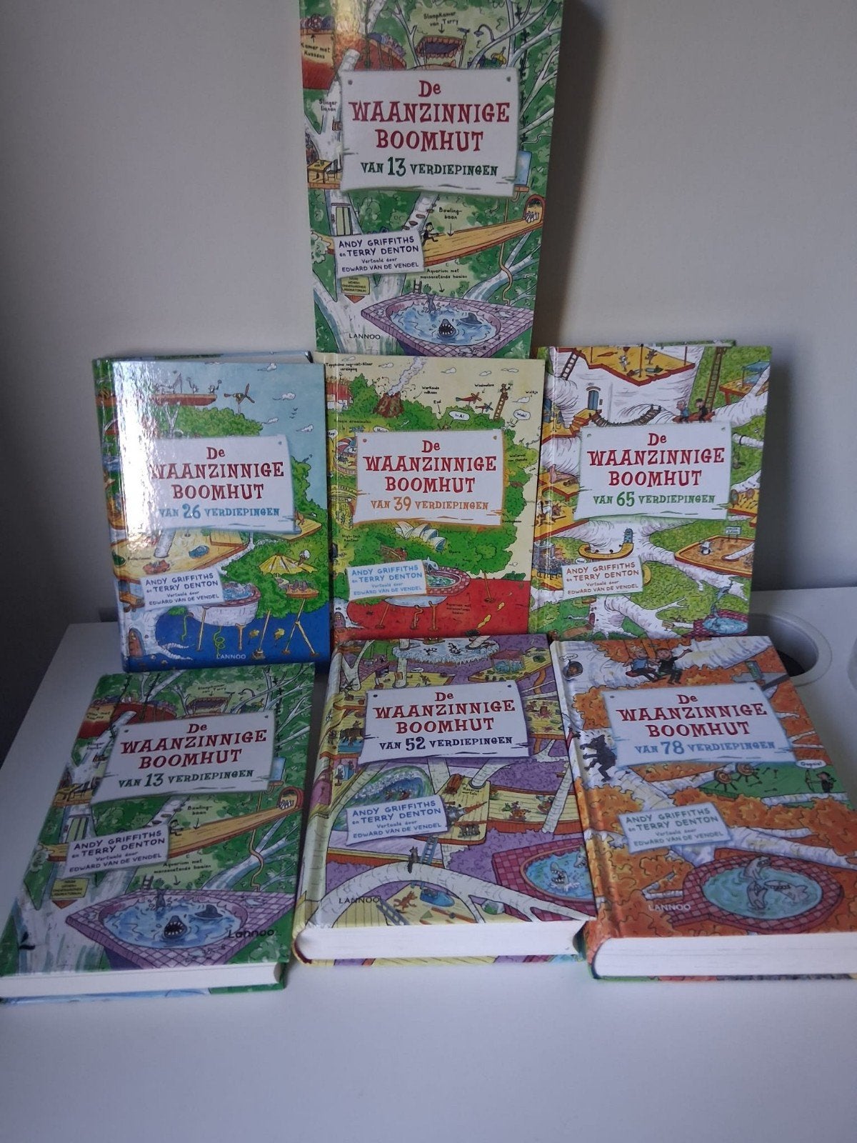 Diverse titels De waanzinnige boomhut (en meer), Boeken, Ophalen of Verzenden, Zo goed als nieuw, Verhalen