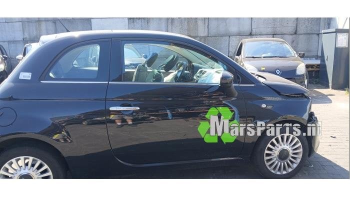 Portier 2Deurs rechts van een Fiat 500 (876)