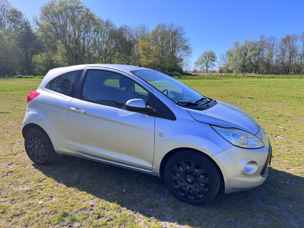 Ford Ka 1.2 69pk 2011 Grijs APK mei 2027, Voorwielaandrijving, Stof, 4 stoelen, Handgeschakeld