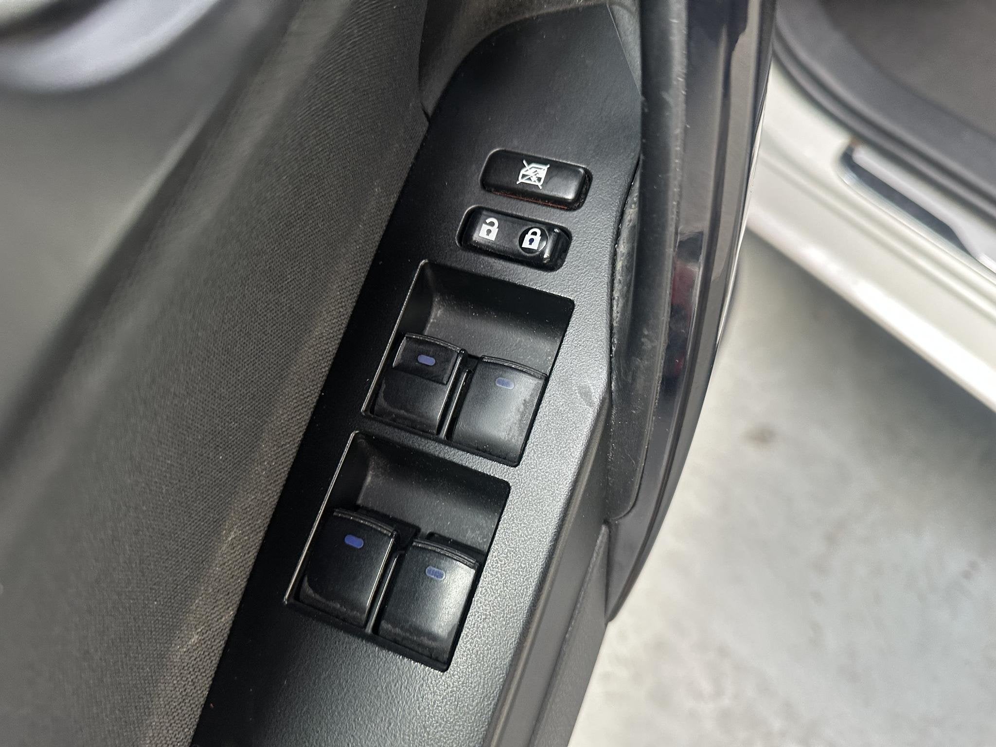 Toyota Auris Touring Sports 1.8 Hybrid Black Edition Go, Auto's, Toyota, Gebruikt, Euro 6, Wit, Origineel Nederlands