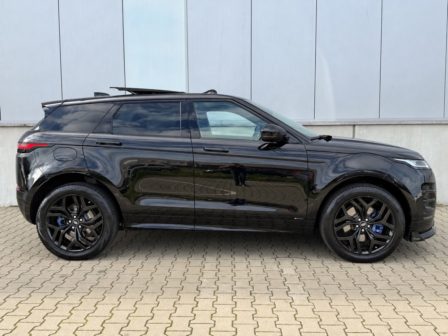 Land Rover RANGE ROVER EVOQUE 1.5 P300e R-Dynamic Black pack, Auto's, Dealer onderhouden, Zwart, Bedrijf, Vierwielaandrijving