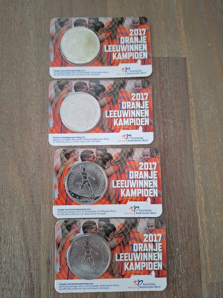 4 Oranje Leeuwinnen penning 2017 in BU-kwaliteit in coincard, Ophalen of Verzenden, Koningin Beatrix, Euro's, Losse munt