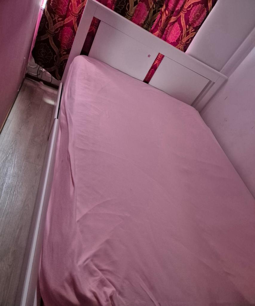 2 persoon Ikea bed, Huis en Inrichting, Slaapkamer | Bedden, Ophalen, Wit, Tweepersoons, 140 cm