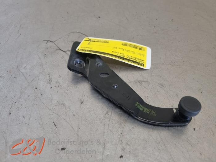 Schuifdeurrol rechts van een Mercedes Vito, Gebruikt, -, Ophalen of Verzenden, -