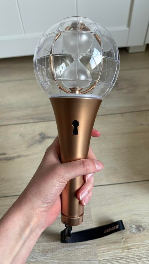 Ateez lightstick versie 2, Ophalen of Verzenden, Zo goed als nieuw, Gebruiksvoorwerp