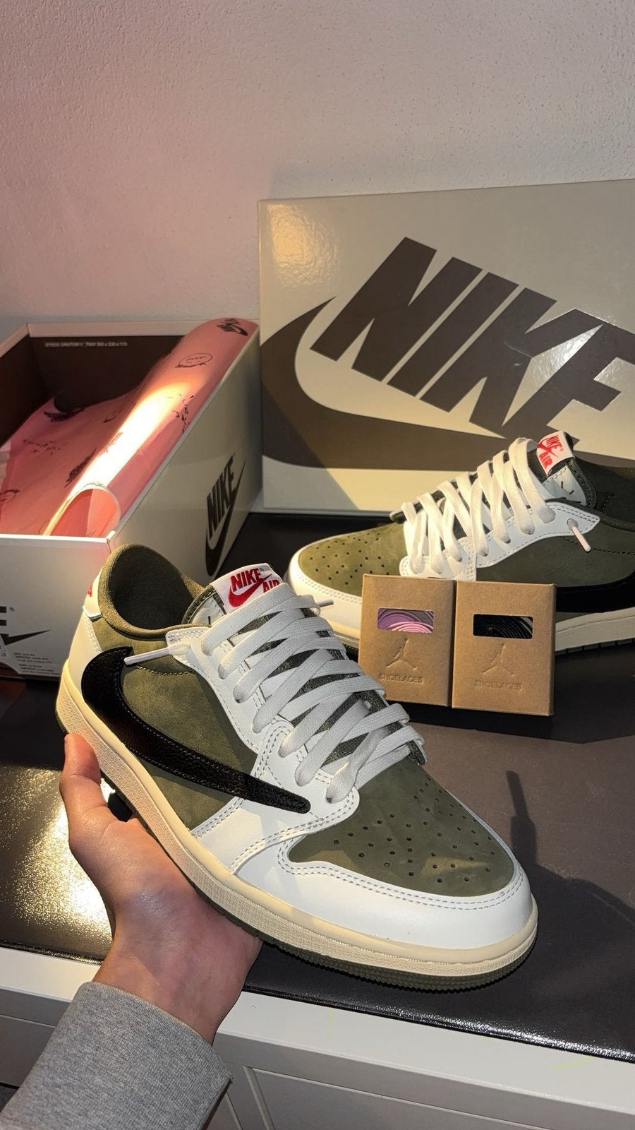 Nike air jordan 1 travis scott olive green, Ophalen of Verzenden, Nieuw, Overige kleuren