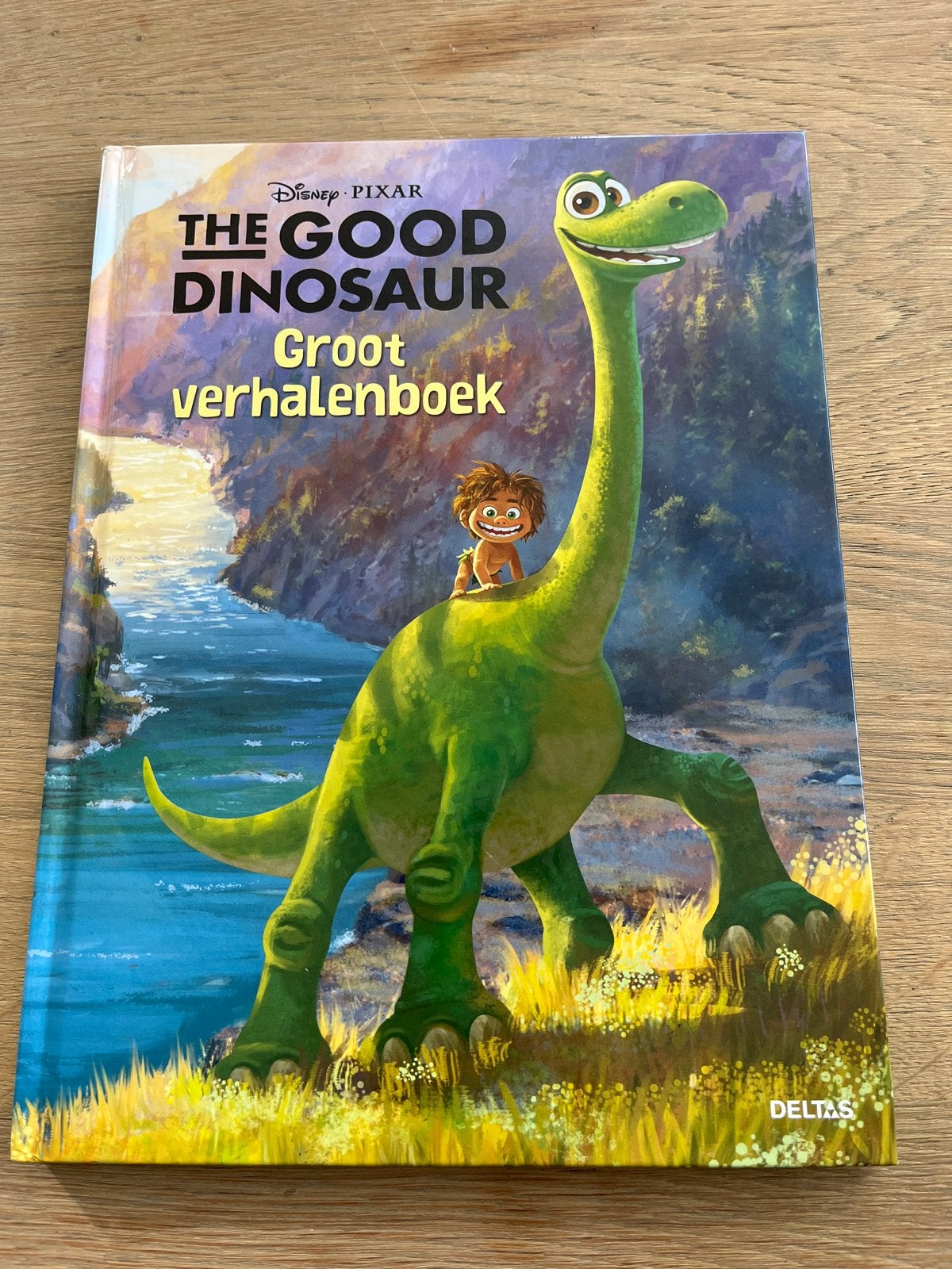 Disney Pixar The Good Dinosaur Groot Verhalenboek, Ophalen of Verzenden, Zo goed als nieuw, 3 tot 4 jaar