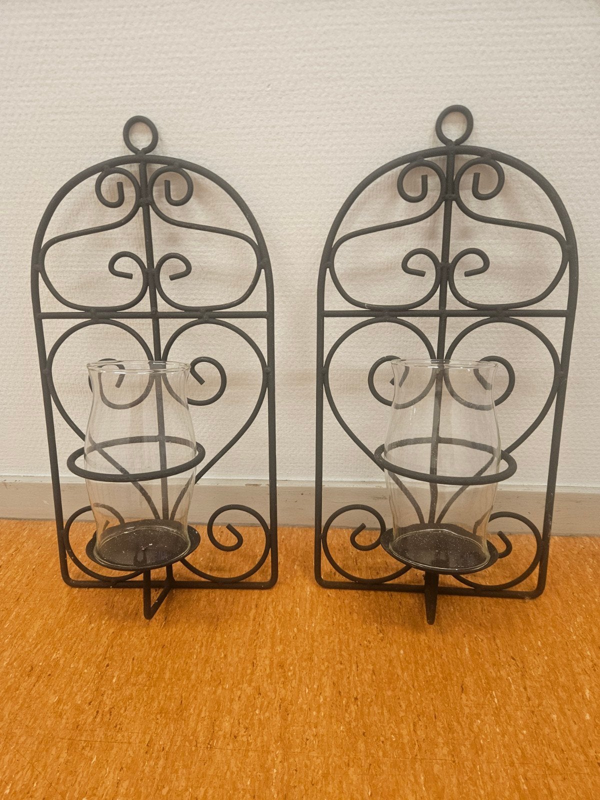 twee windlichten, Ophalen
