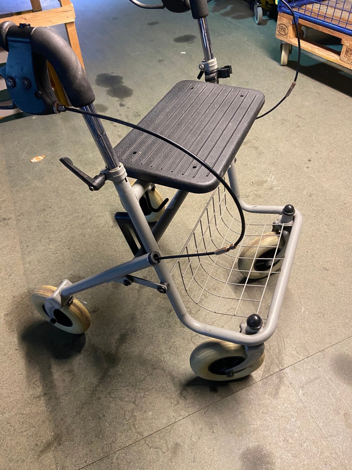 Goede stevige rollator, Ophalen, Opvouwbaar, Gebruikt
