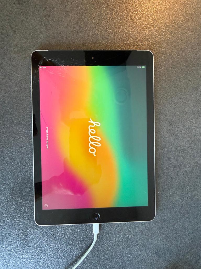 iPad 6 met gebroken scherm, werkt nog perfect, Ophalen of Verzenden, Gebruikt, Apple iPad