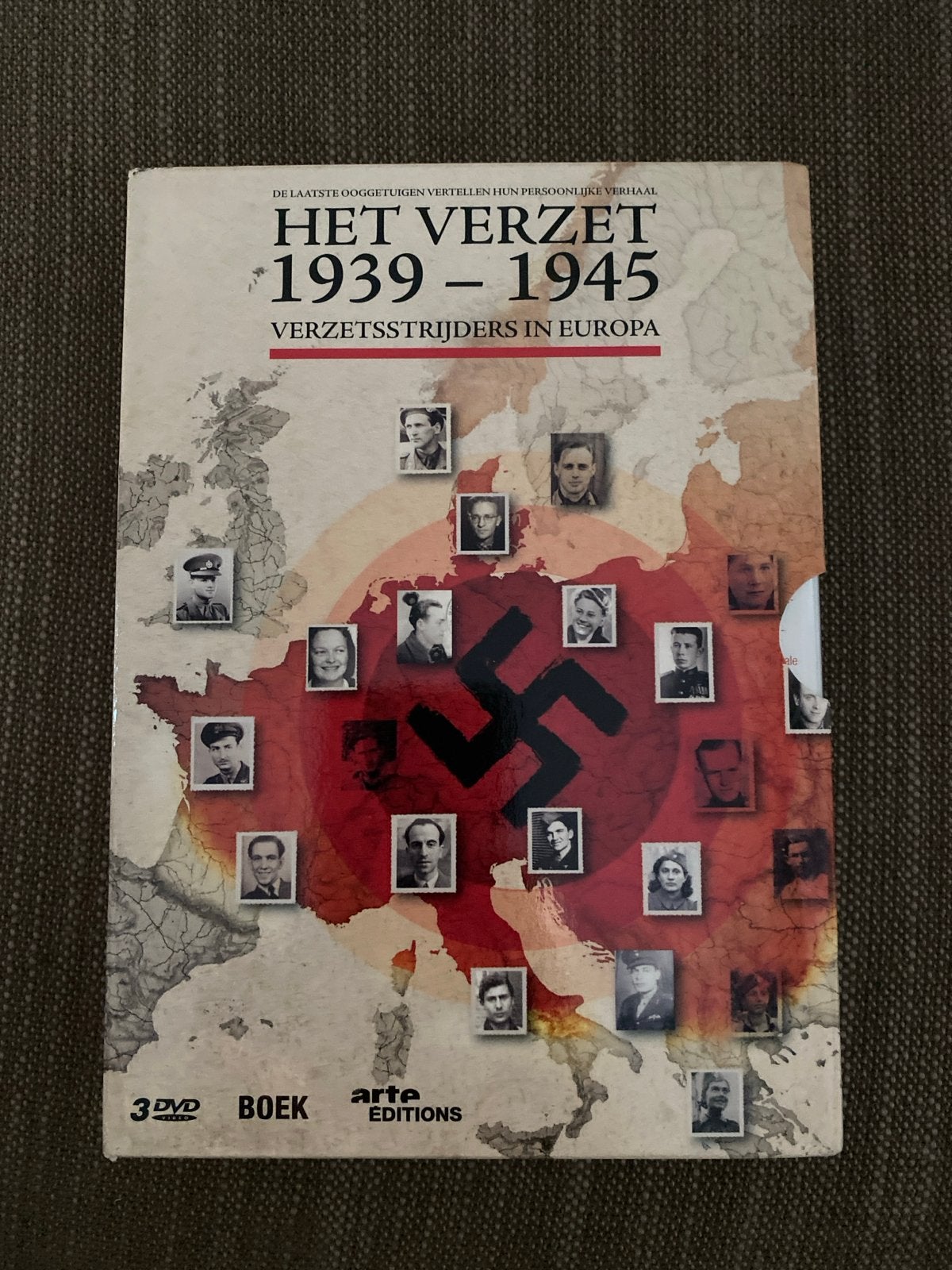 Het Verzet 1939-1945: Verzetsstrijders in Europa (Boek + 3 D, Ophalen of Verzenden, Tweede Wereldoorlog, Zo goed als nieuw, Algemeen