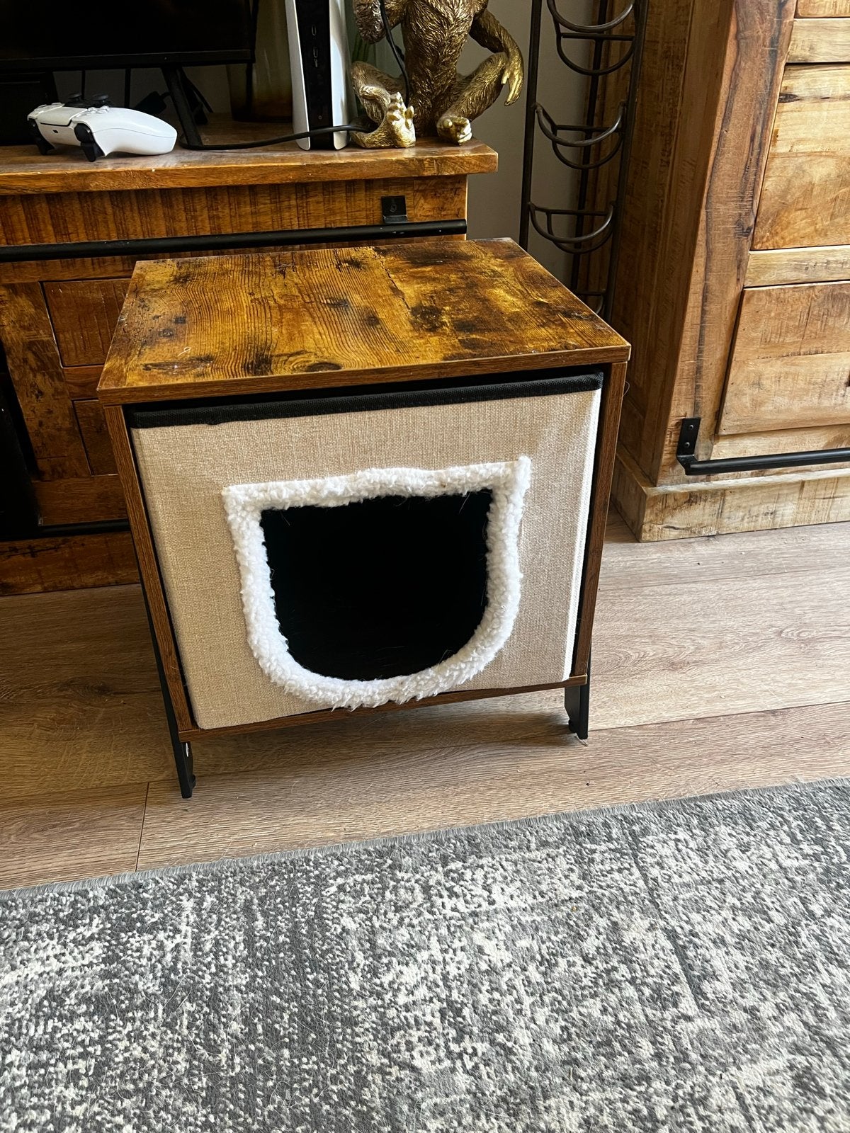 Kattenhuisje, Dieren en Toebehoren