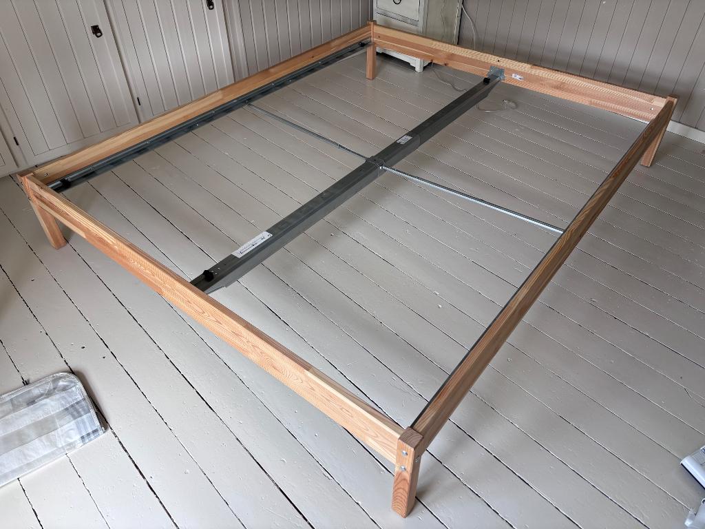 Tarva IKEA bed 160x200, Ophalen, Gebruikt, Bruin, Tweepersoons