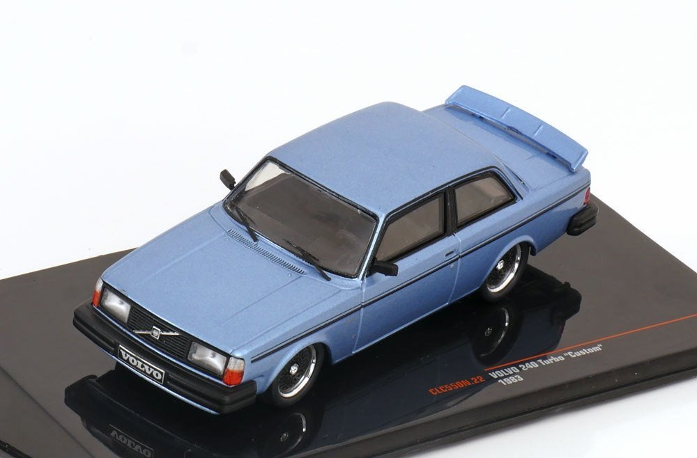 Volvo 240 Turbo “Custom” 1983 Lichtblauw Metallic 1-43 Ixo, Overige merken, Ixo models, Auto, Ixo models