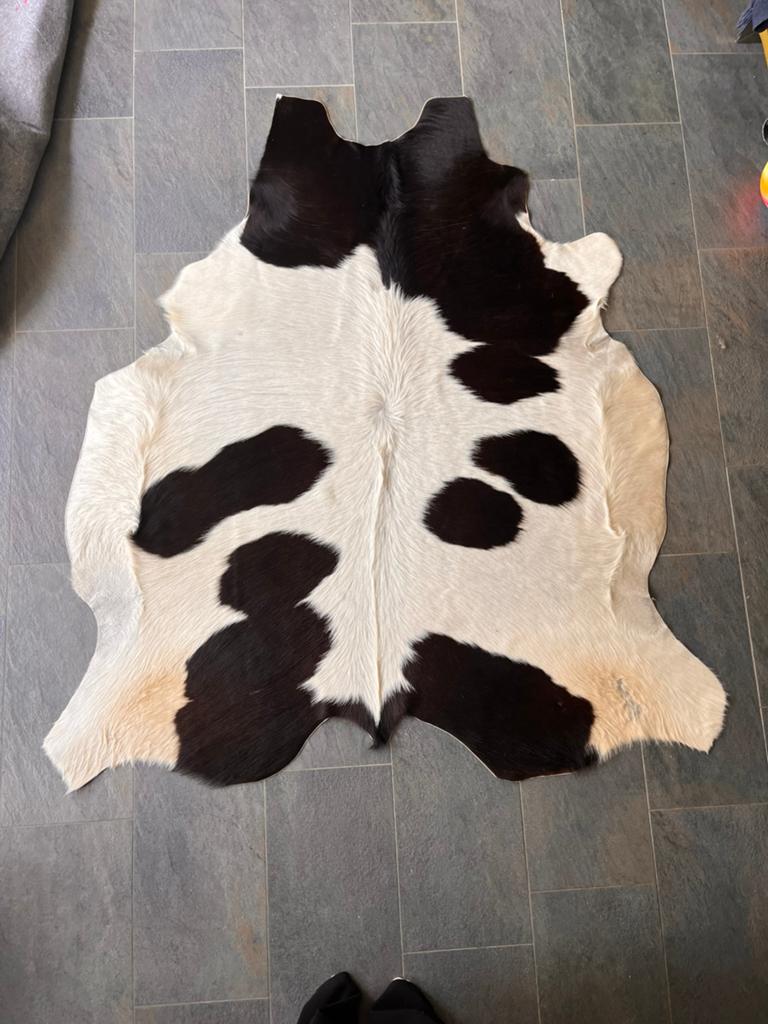 Echt Koeienhuid kleed, Huis en Inrichting, 150 tot 200 cm, 200 cm of meer, Ophalen of Verzenden, Zo goed als nieuw
