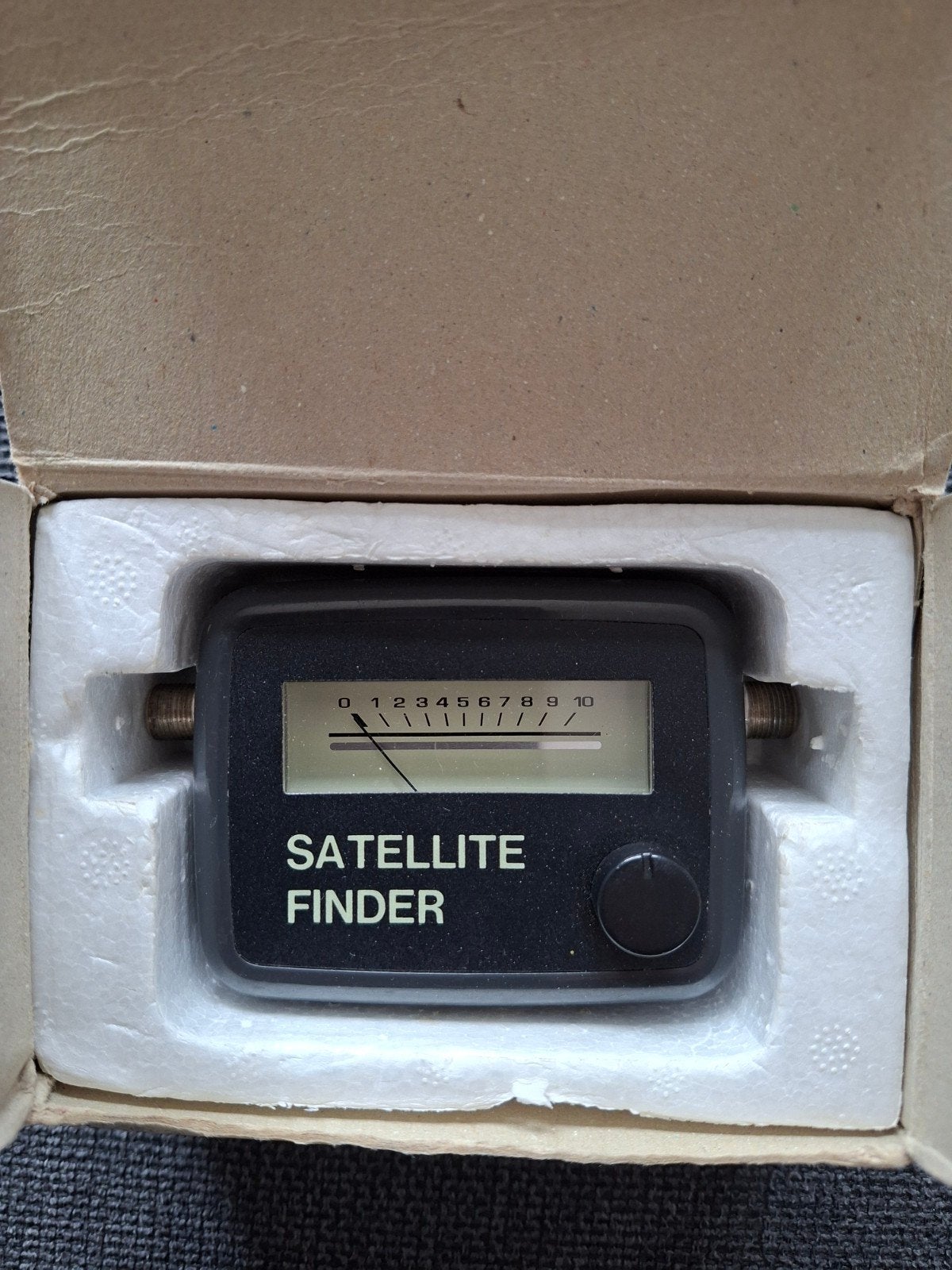 Satellite Finder SF95 - Satelliet Zoeker, Ophalen of Verzenden, Zo goed als nieuw, (Schotel)antenne, Overige merken