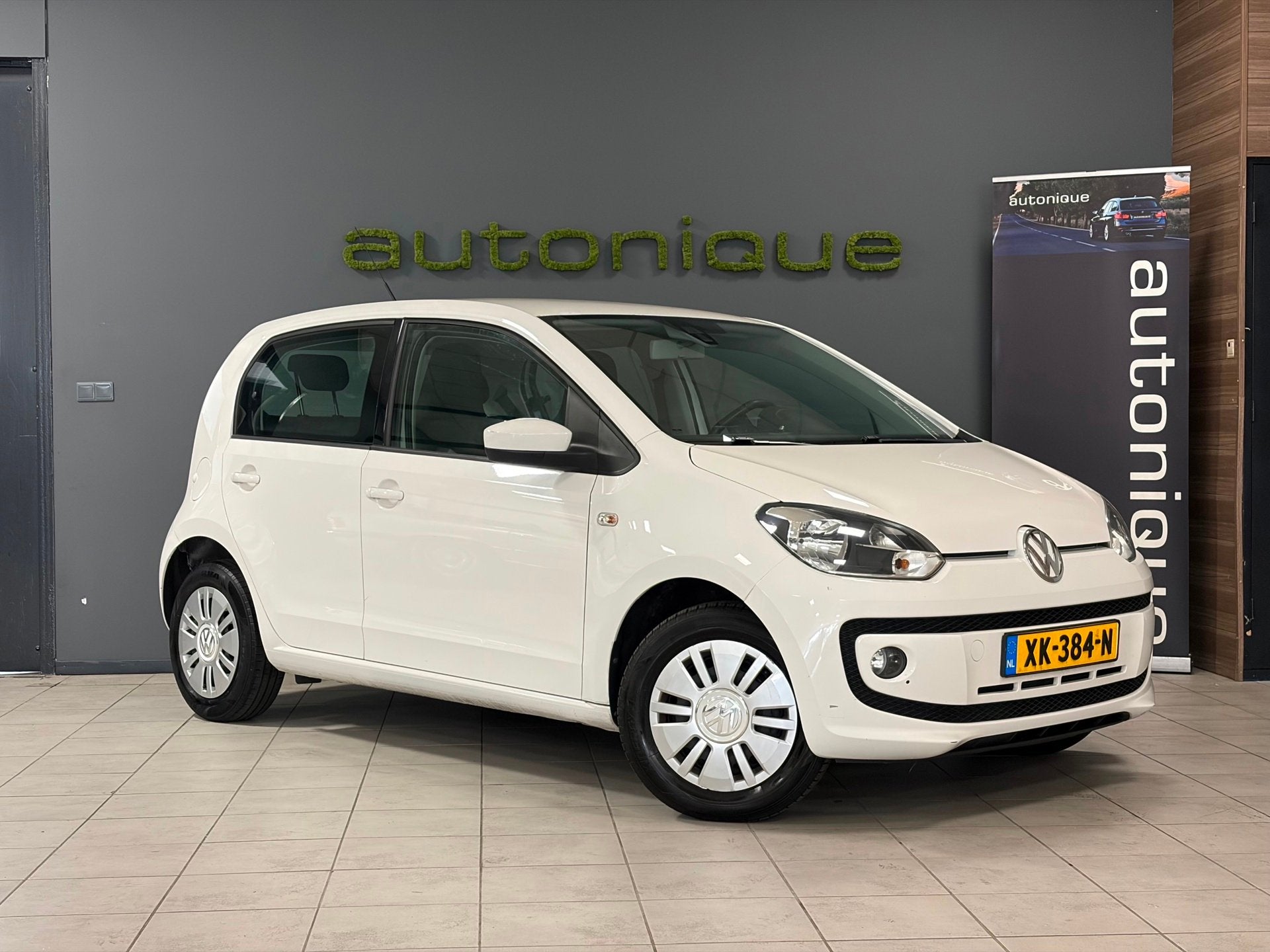 Foto 11 van Volkswagen Up! 1.0 high up! automaat airco/cruise