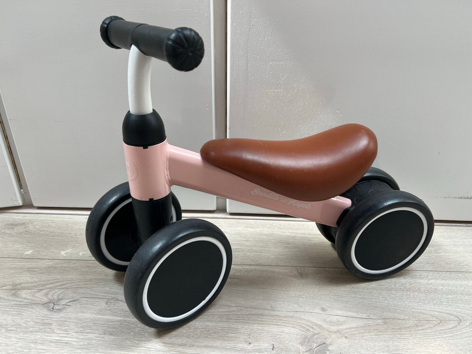Bandits and Angels loopfiets roze, Fietsen en Brommers, Ophalen, Gebruikt, Minder dan 16 inch