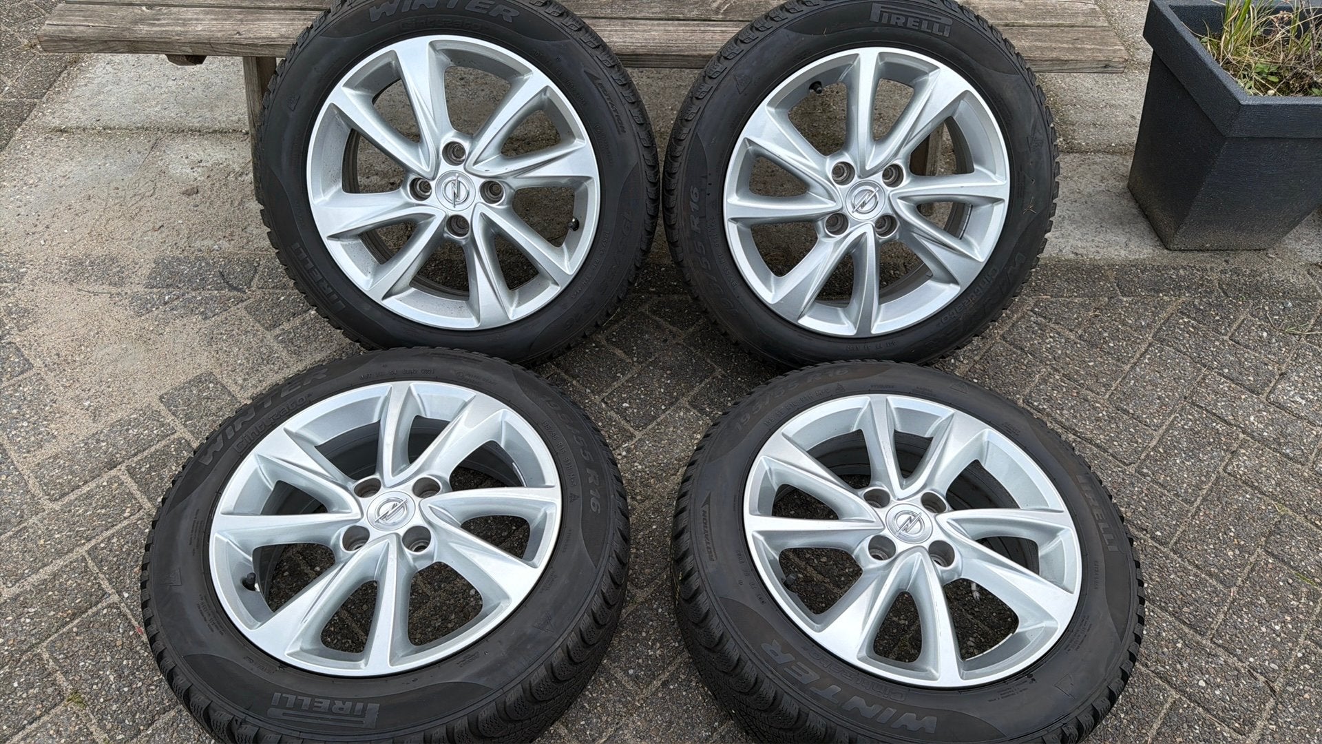 Opel corsa F winterset origineel 195/55-16 pirelli winter, Auto-onderdelen, Ophalen, Gebruikt, 16 inch, Banden en Velgen