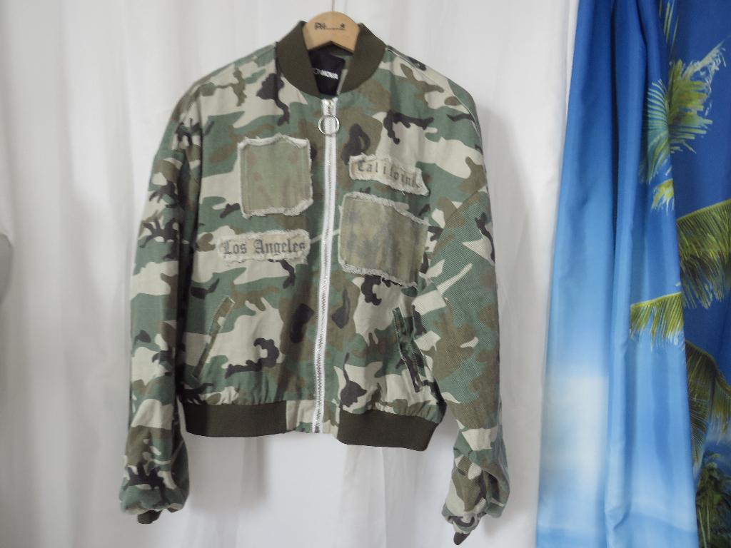 nieuwe groene camouflage jas mt S Fashion Nova, Kleding | Dames, Nieuw, Ophalen of Verzenden, Fashion Nova, Maat 36 (S)