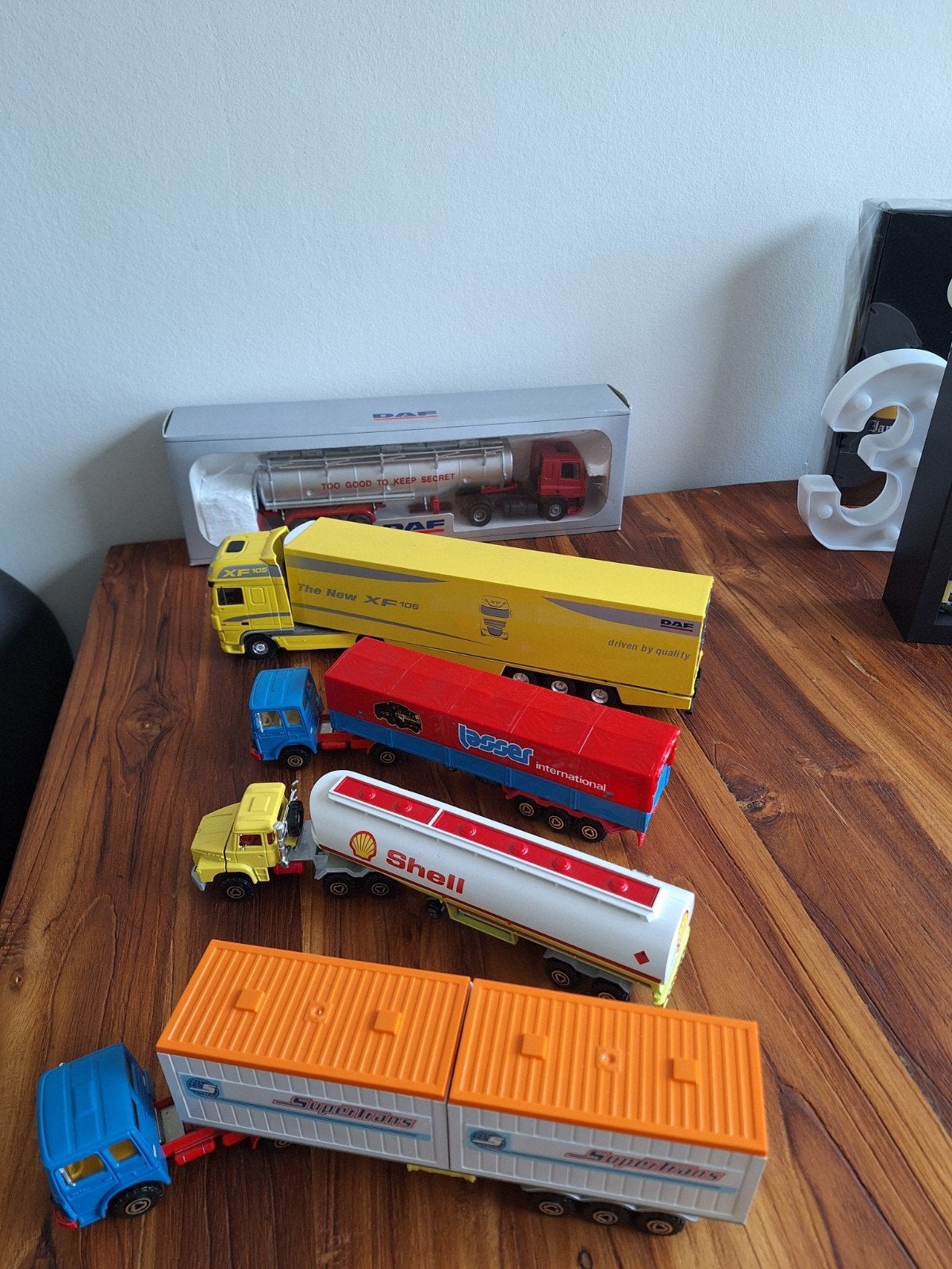 5x model vrachtwagen  Tekno majorette, Hobby en Vrije tijd, Ophalen of Verzenden, Bus of Vrachtwagen
