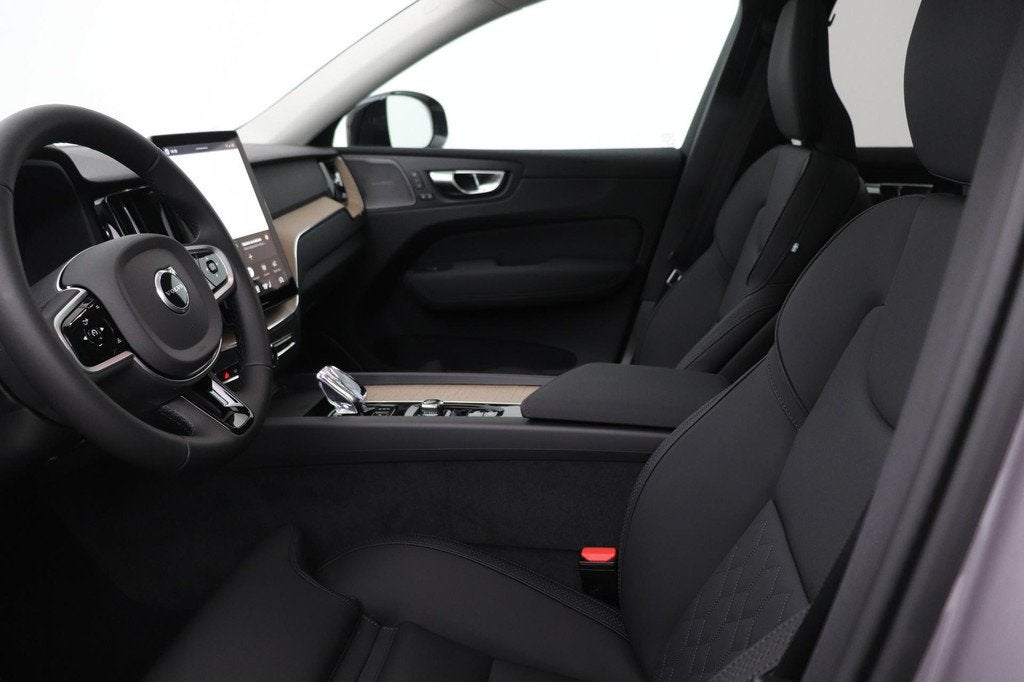 Volvo XC60 T6 Plug-in hybrid Plus Dark | NIEUW | Head-Up | A, Auto's, Volvo, Automaat, Gebruikt, Euro 6, 4 cilinders