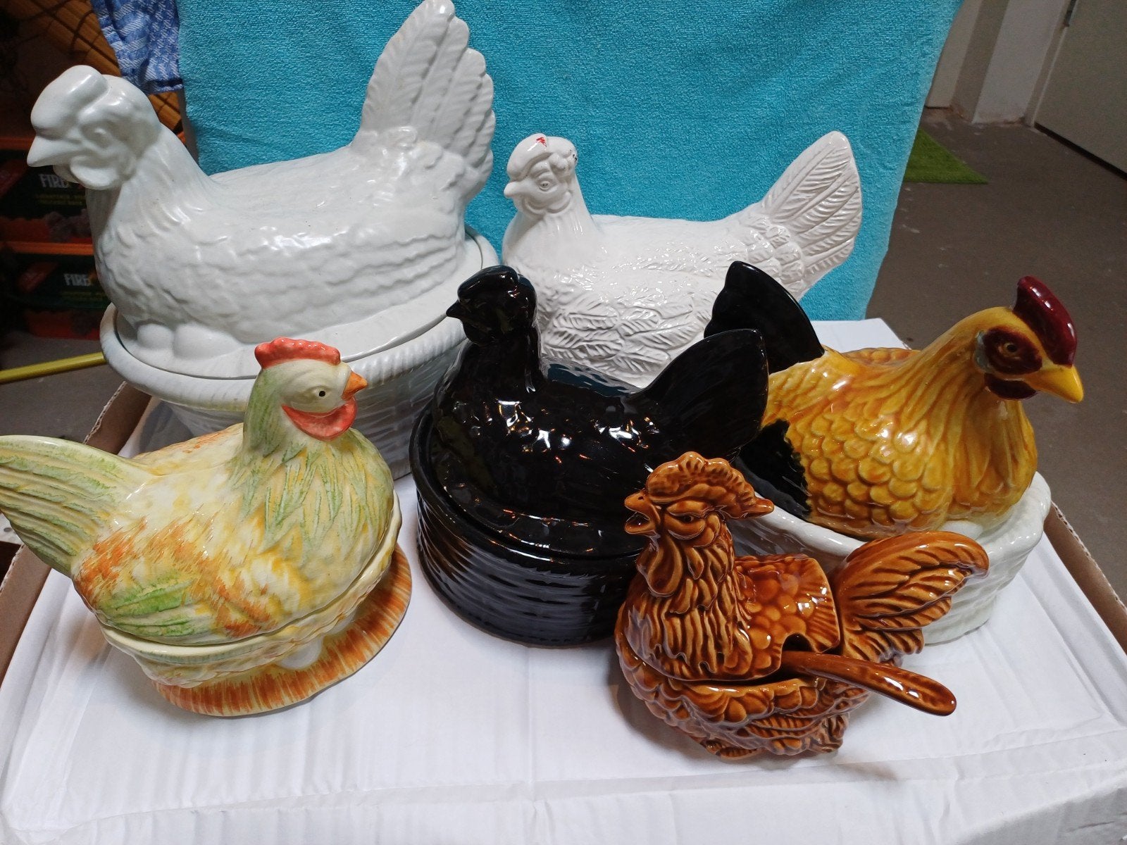 Decoratieve Kippen: Set van 11 Keramische Kippen, Ophalen