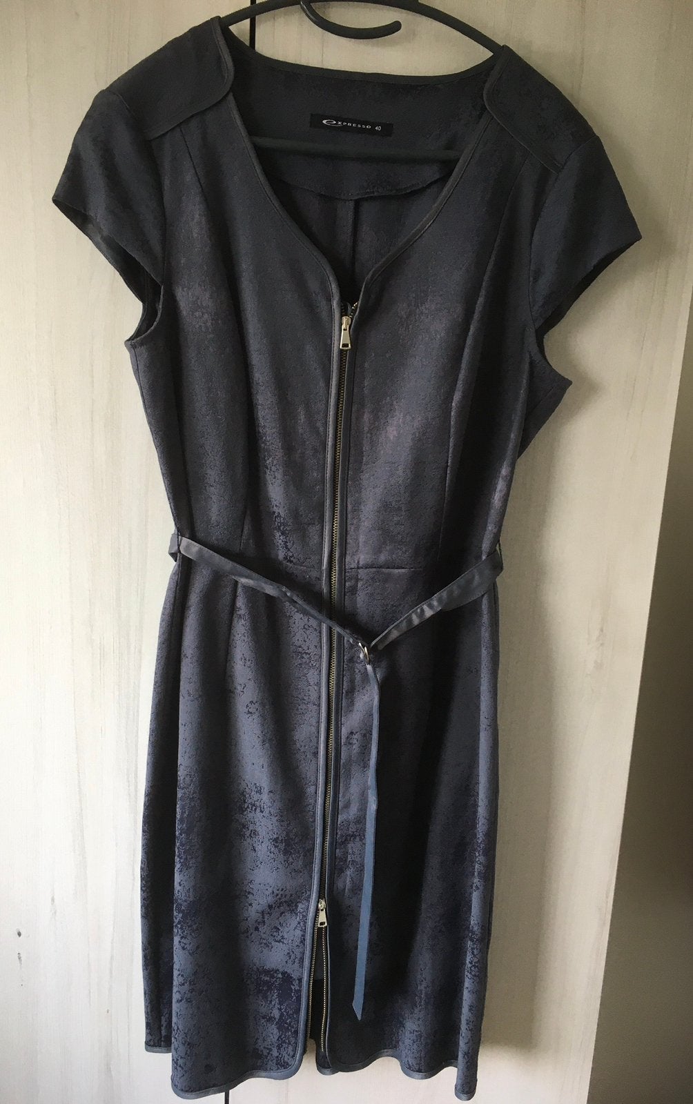 Nieuwe blauwe jurk van Expresso, maat 40., Kleding | Dames, Jurken, Ophalen of Verzenden, Nieuw, Maat 38/40 (M), Blauw