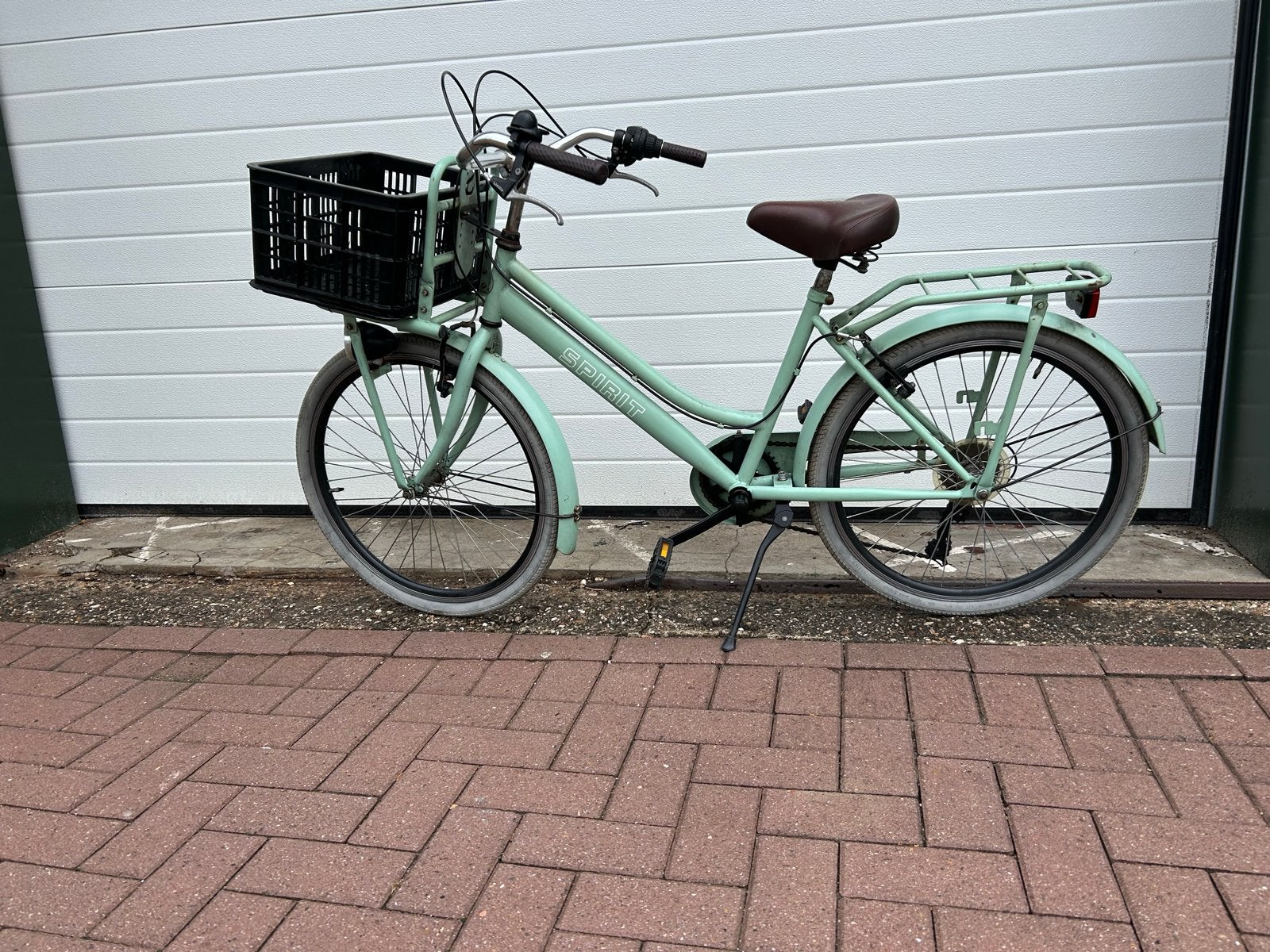 Spirit fiets met voordrager en mandje, Fietsen en Brommers, Fietsen | Dames | Damesfietsen, Overige merken, Gebruikt, Velgrem