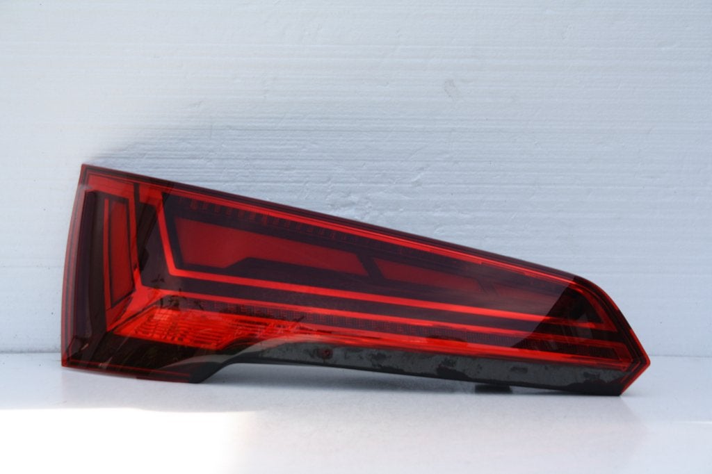 Achterlicht Audi Q5 80A 945 075B OLED links MOOI ! Origineel, Ophalen of Verzenden