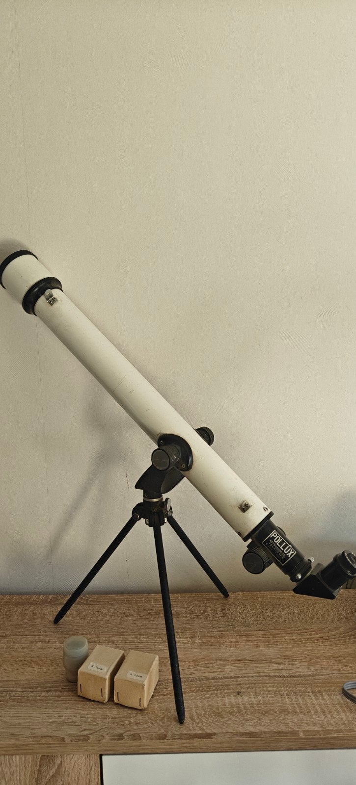 Pollux Telescoop D-50mm F-600mm met 3 oculairen, Ophalen, Gebruikt, Lenzentelescoop (refractor), Met statief