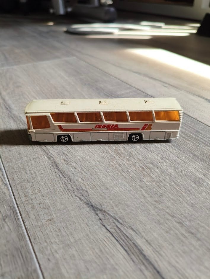 Majorette neoplan jetliner N216 ( Iberia ), Ophalen of Verzenden, Gebruikt, Bus of Vrachtwagen, Majorette