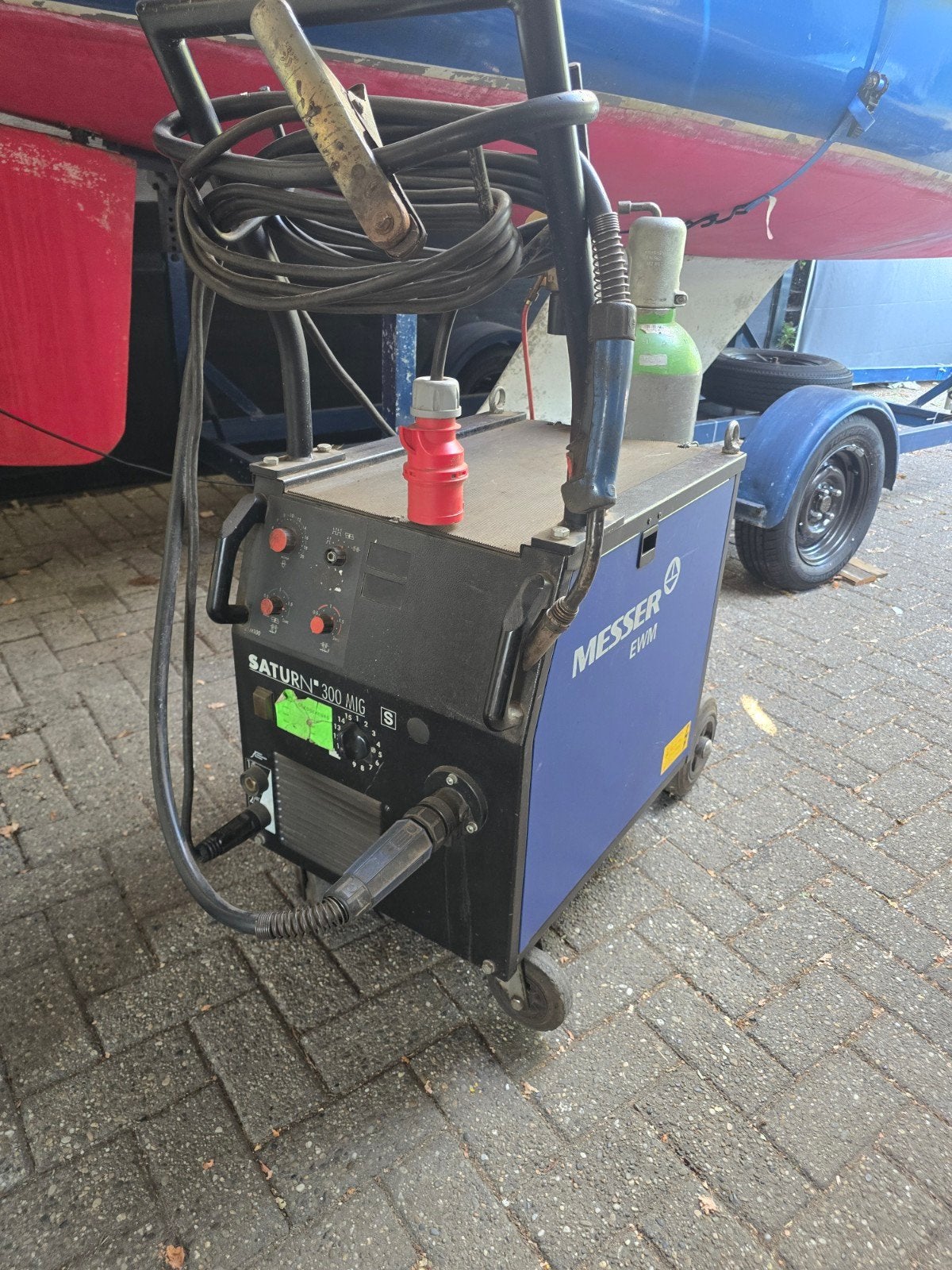 EWM 300MIG Lasapparaat met gasfles en toebehoren, Ophalen, Zo goed als nieuw, 150 tot 250 ampère, Co2