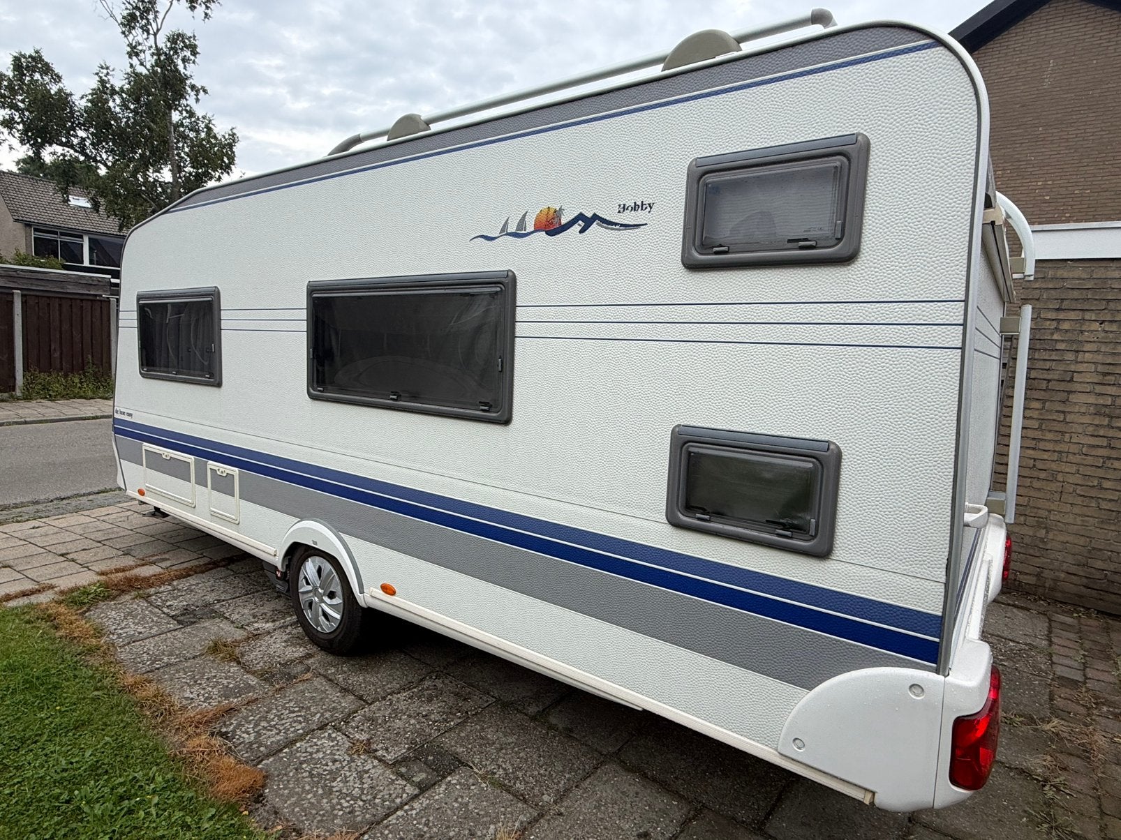 Nette Hobby 500 KMFE Dorema voortent + luifel (mover), Hobby, Treinzit, Particulier, Schokbreker