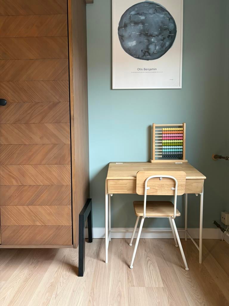 Zara home houten lessenaar / bureau kind met stoel, Ophalen, Zo goed als nieuw, Stoel(en)