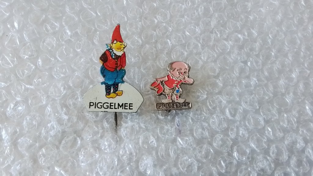 Speldje en een broche van Piggelmee, Verzamelen, Ophalen of Verzenden, Zo goed als nieuw, Overige onderwerpen
