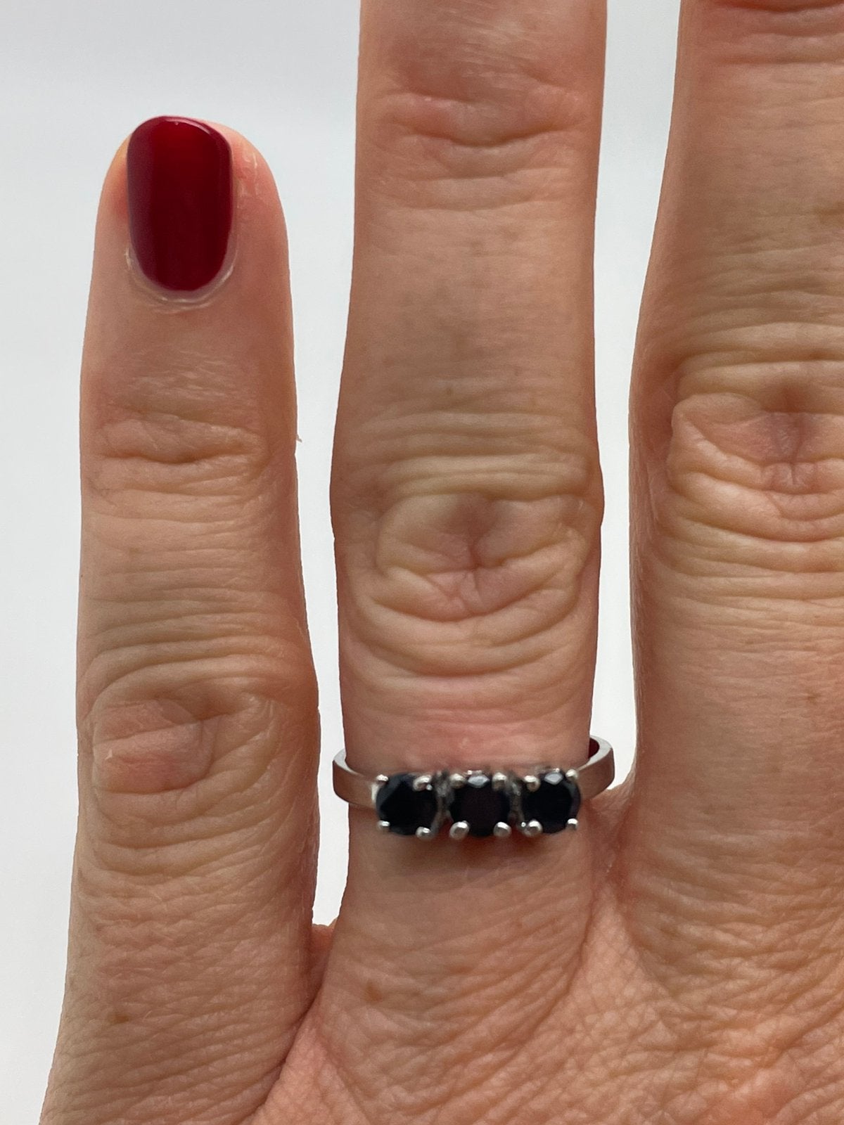 G218 Prachtige zilveren ring blauwe saffier maat 17,75, Ophalen of Verzenden, X, Met edelsteen, Dame
